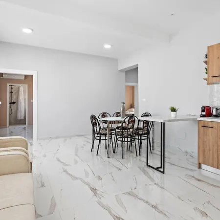 Fremi Apartment Berat