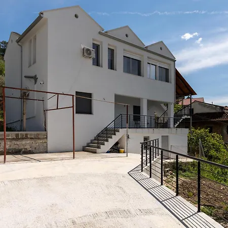 Apartment Fremi